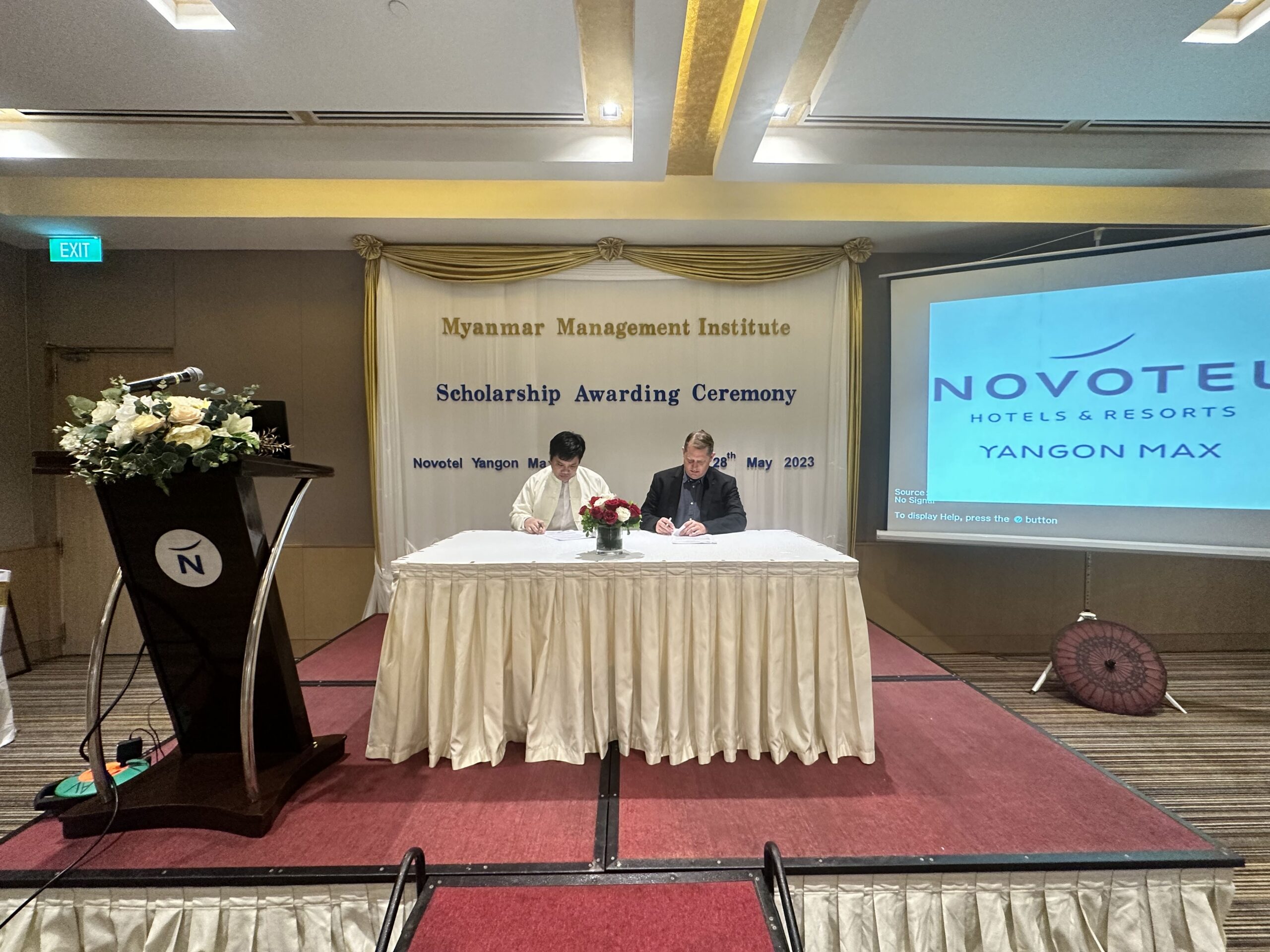 Scholarship ceremony at the MMI and IBSS event in Yangon